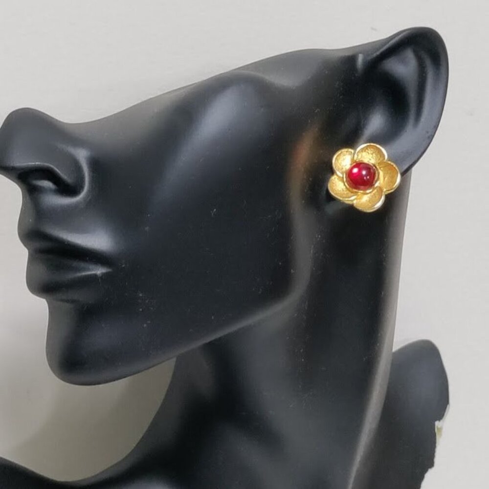 Vintage MMA Gold Plated Red Ruby Stone Flower Stud Earrings - Picture 6 of 7